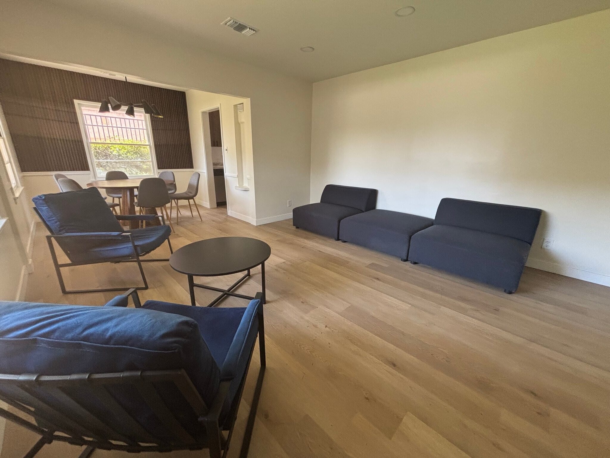 Building Photo - 13345 Burbank Blvd