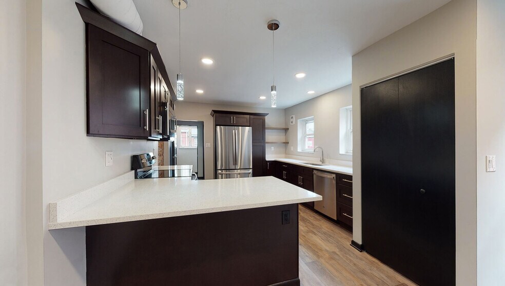 Kitchen - 1819 E Carson St