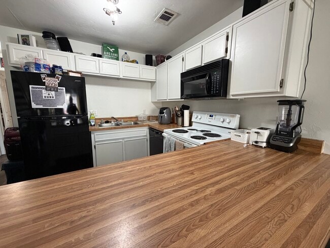 Building Photo - 424 Indian Village Trail