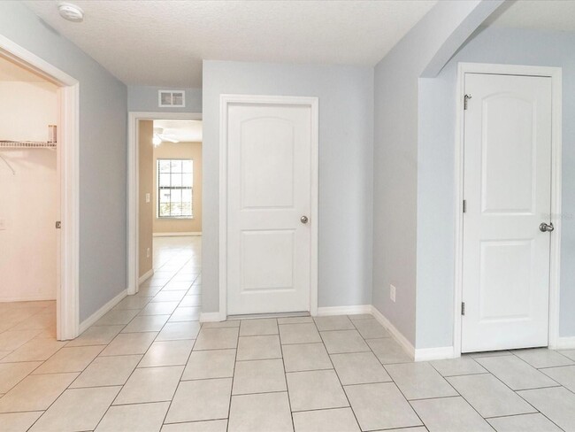 Building Photo - 5555 Maggiore Blvd