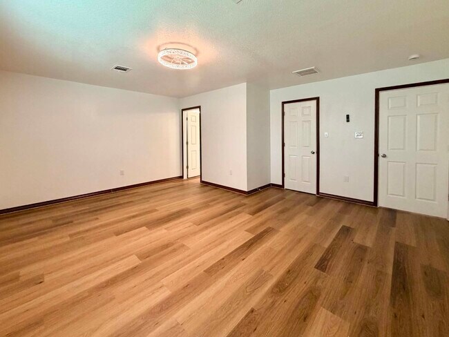 Building Photo - 10715 Carvel Ln