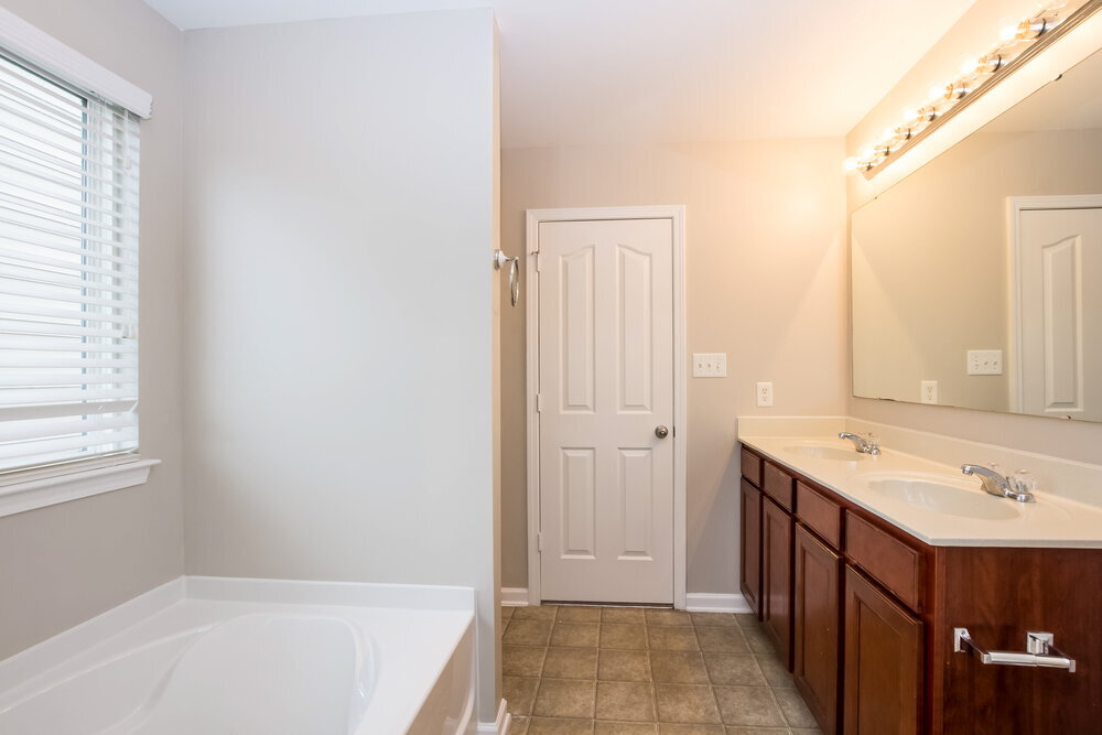 Building Photo - 3906 Herkimer Dr