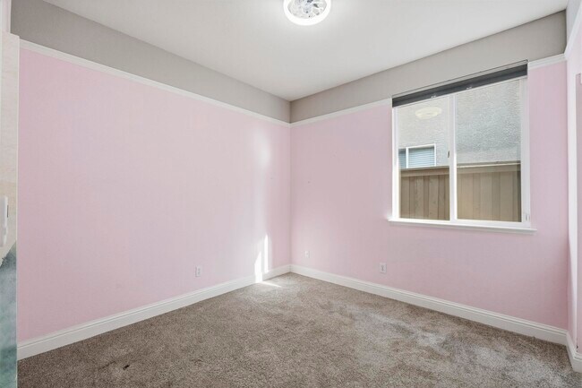 Building Photo - 601 Tamarindo Way