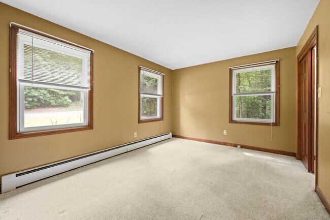 Building Photo - 108 Monson Rd