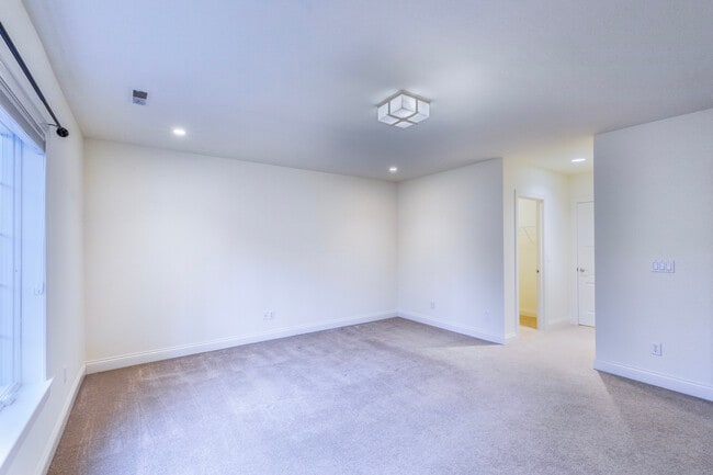 Building Photo - 1991 Chesterfield Ridge Cir