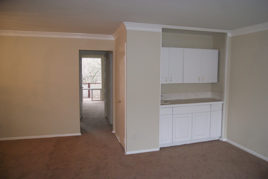 Building Photo - 7531 Spring Lake Dr
