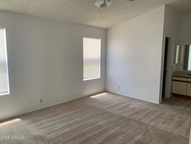 Building Photo - 8135 W Krall St