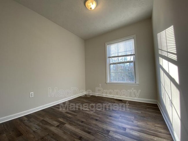 Building Photo - 9609 Coventry Creek Dr