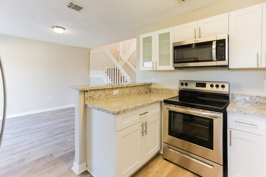 Building Photo - 15321 SW 46th Ct