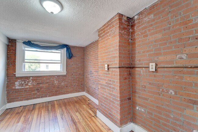 Building Photo - 65 Edgewood Ave