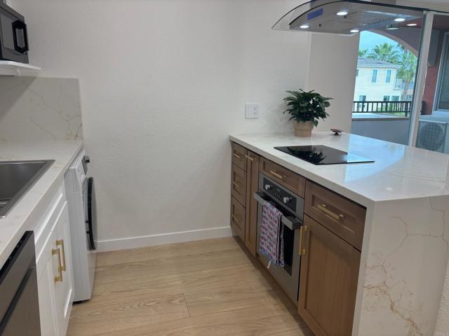 Building Photo - 860 Turquoise St