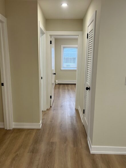 Hallway - 10381 Dearlove Rd