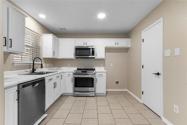 Building Photo - 1035 N Ravinia Dr