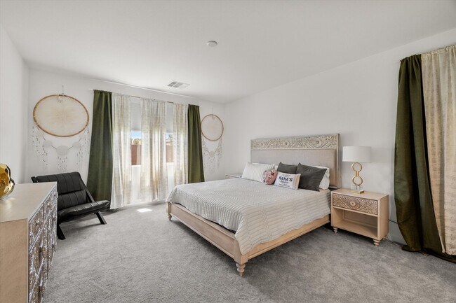 Building Photo - Spacious 3-Bed, 2-Bath Home with 2-Car Garage & Open Floor Plan