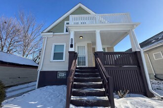 Building Photo - Large Open Concept 5BR/2BA Rent to Own Home