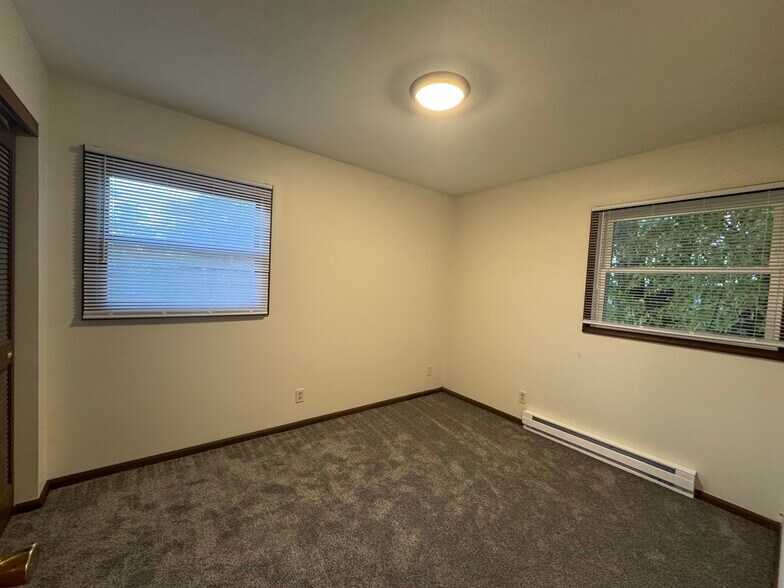 Building Photo - 1404 Hayden Ave