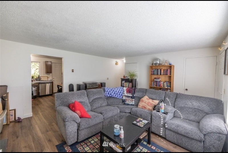 Building Photo - 2201 Happy Ct