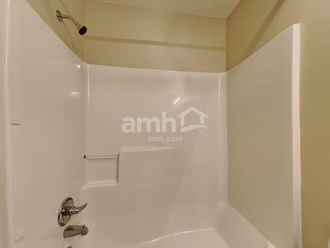 Building Photo - 4466 Timberwood Dr