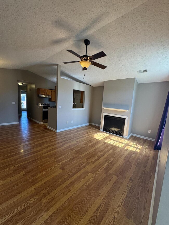 Building Photo - 889 Revere Run Dr