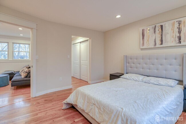 Building Photo - 30 Clara Dr