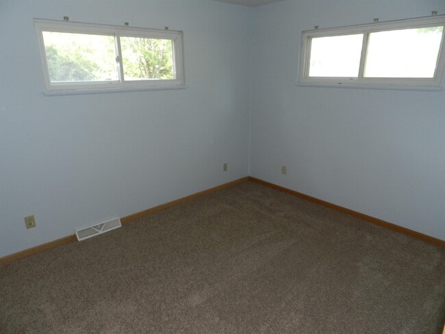 Building Photo - 4015 Claire St