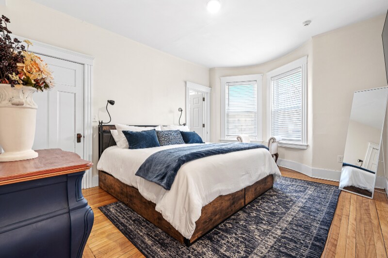 Building Photo - 284 Highland St