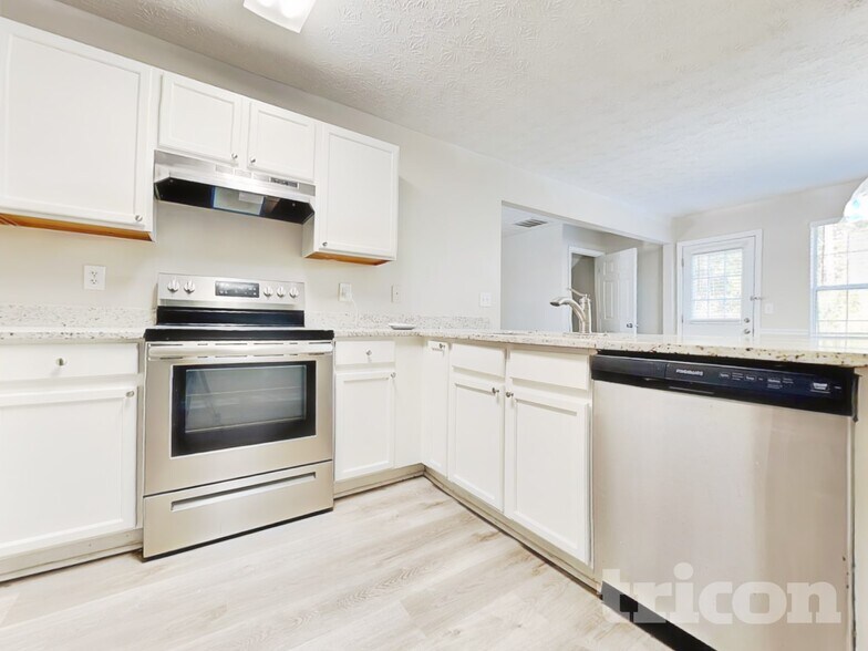 Building Photo - 1681 Riverchase Cir NE