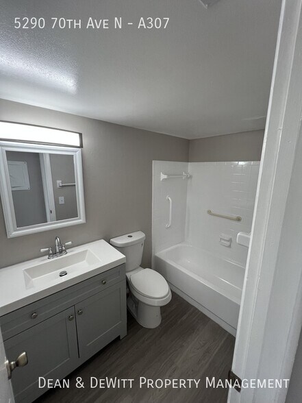 Building Photo - 1 Bed/1 Bath - Unit B106