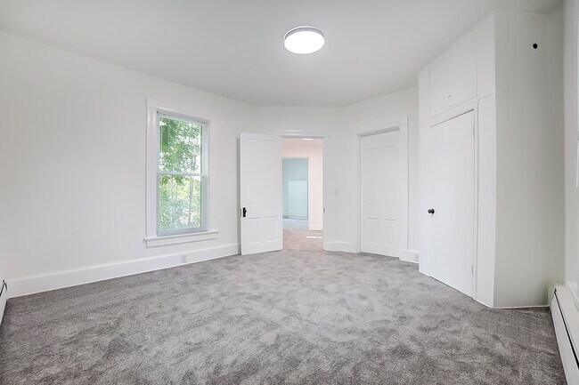 Building Photo - 6365 Revere Ave