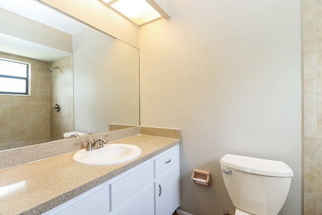 Building Photo - 5113 Gardendale Ln