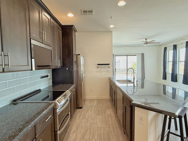 Building Photo - 2511 W Queen Creek Rd