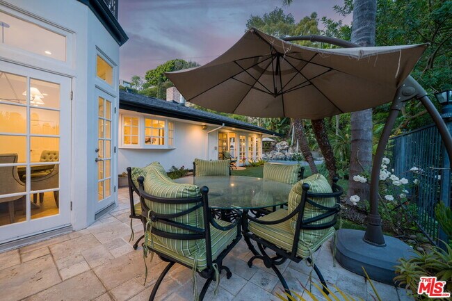 Building Photo - 9023 Alto Cedro Dr