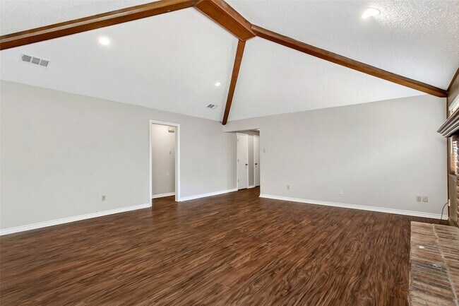 Building Photo - 136 Shadybrook Dr