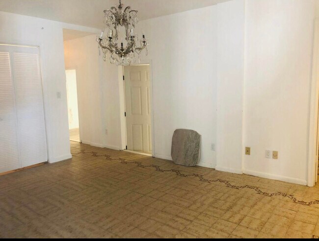 Building Photo - 301 Ocean Dr