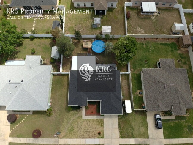 Building Photo - 2632 NE 27th St