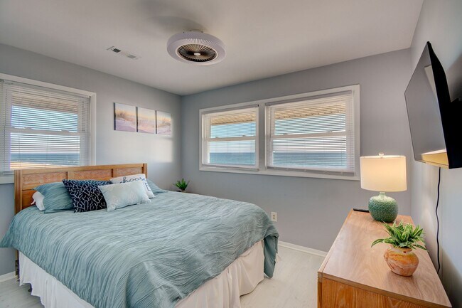 Building Photo - Off Season Rental **Oceanfront, Pet Friend...