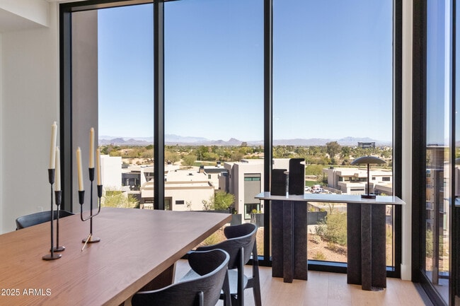 Building Photo - 5000 N Camelback Rdg Dr