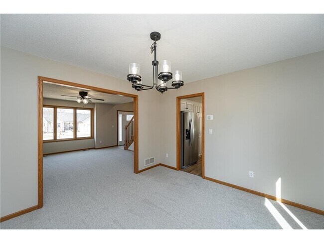 Building Photo - 2511 Mayowood Ln SW