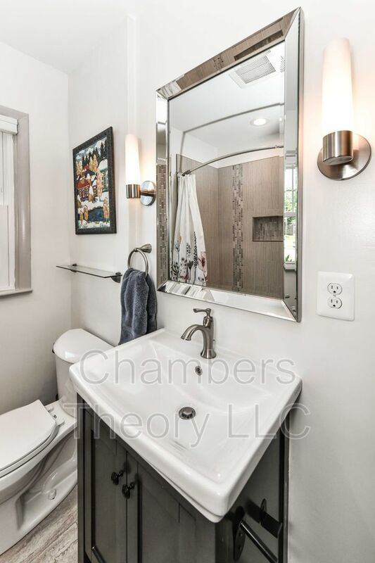 Building Photo - 1015 Woods Pl