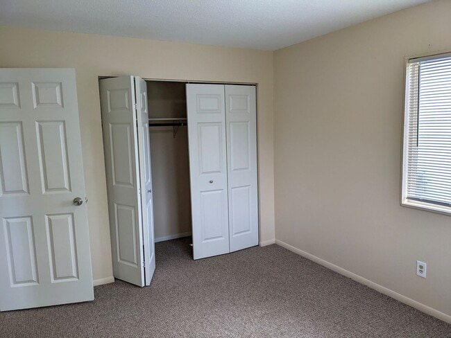 Building Photo - Grimes Ave