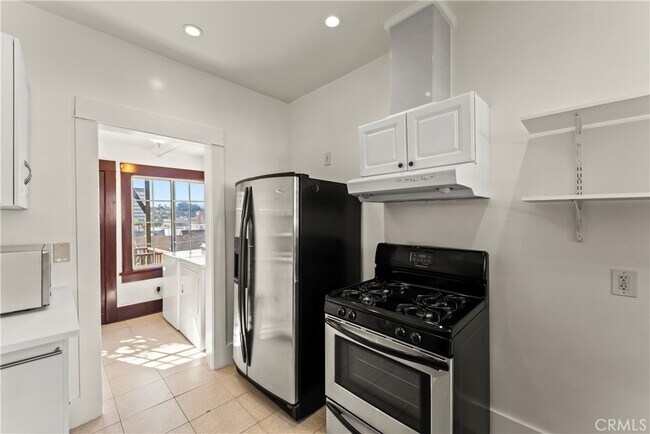 Building Photo - 1069 Laguna Ave