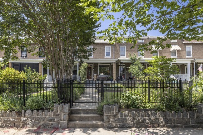 Primary Photo - 1818 Potomac Ave SE