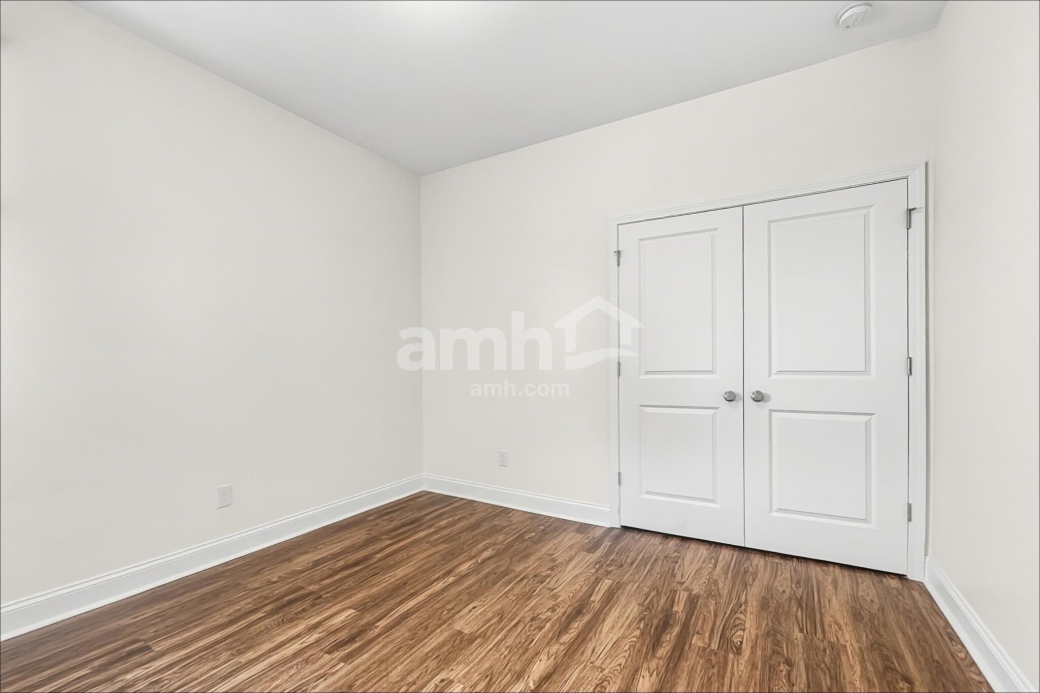 Building Photo - 118 Thatchet Dr
