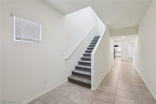 Building Photo - 10971 Meridian Flds Ave