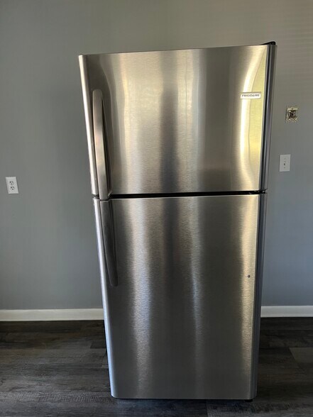 Building Photo - 625 W Omar St