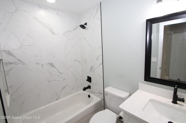 Building Photo - 1561 Rachel Ave SE