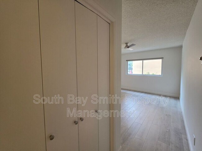 Building Photo - 8710 Delgany Ave