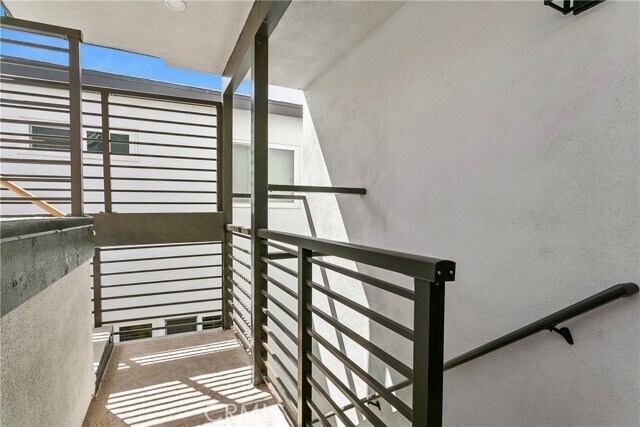 Building Photo - 913 W Balboa Blvd