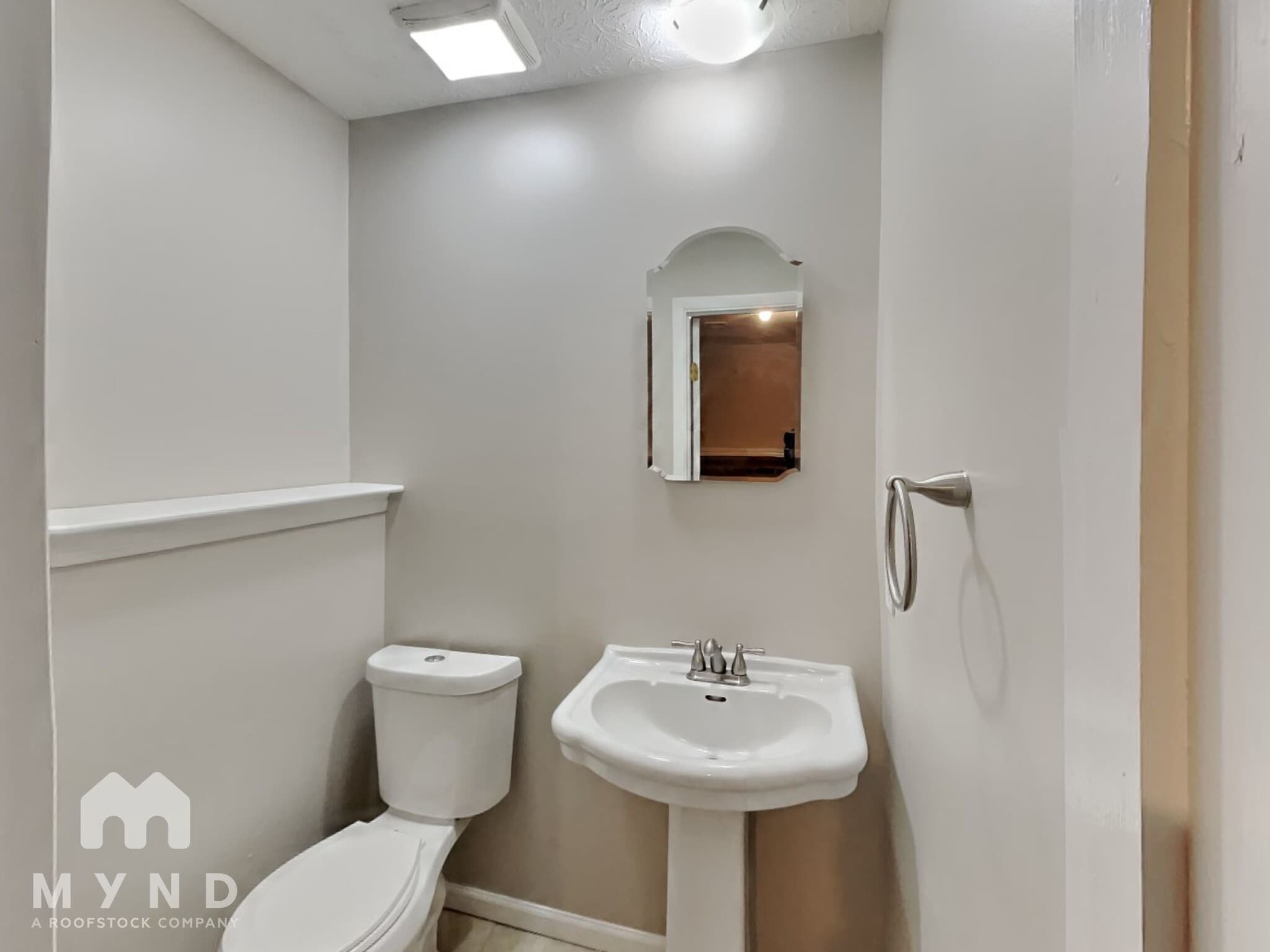 Building Photo - 830 Upwoods Dr