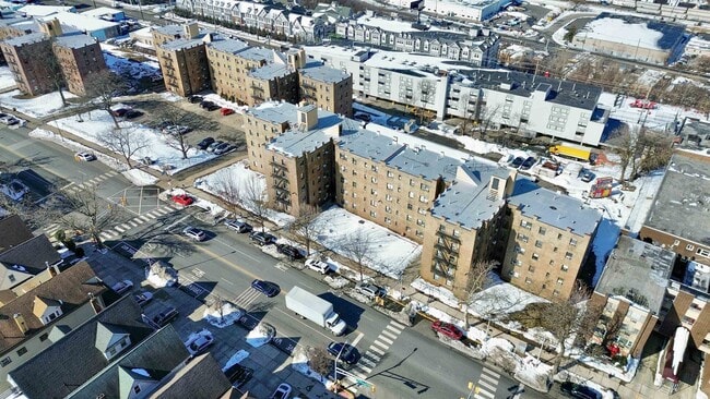Building Photo - 1817 John F. Kennedy Blvd
